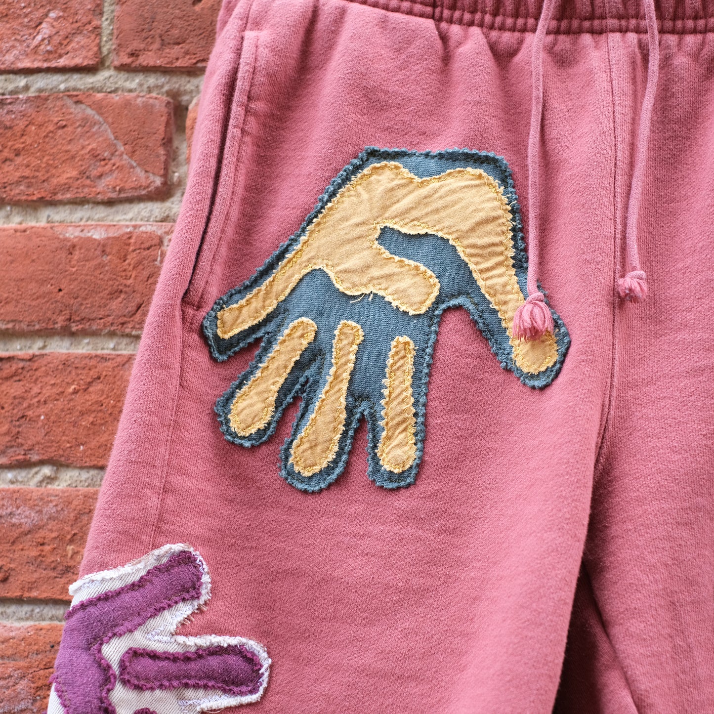 hand patch sweat shorts - sienna M