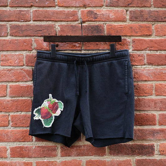 fruit patch sweat shorts - black strawberry M